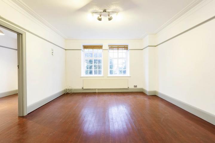 			1 Bedroom, 1 bath, 1 reception Apartment			 Hillside Court, Hampstead